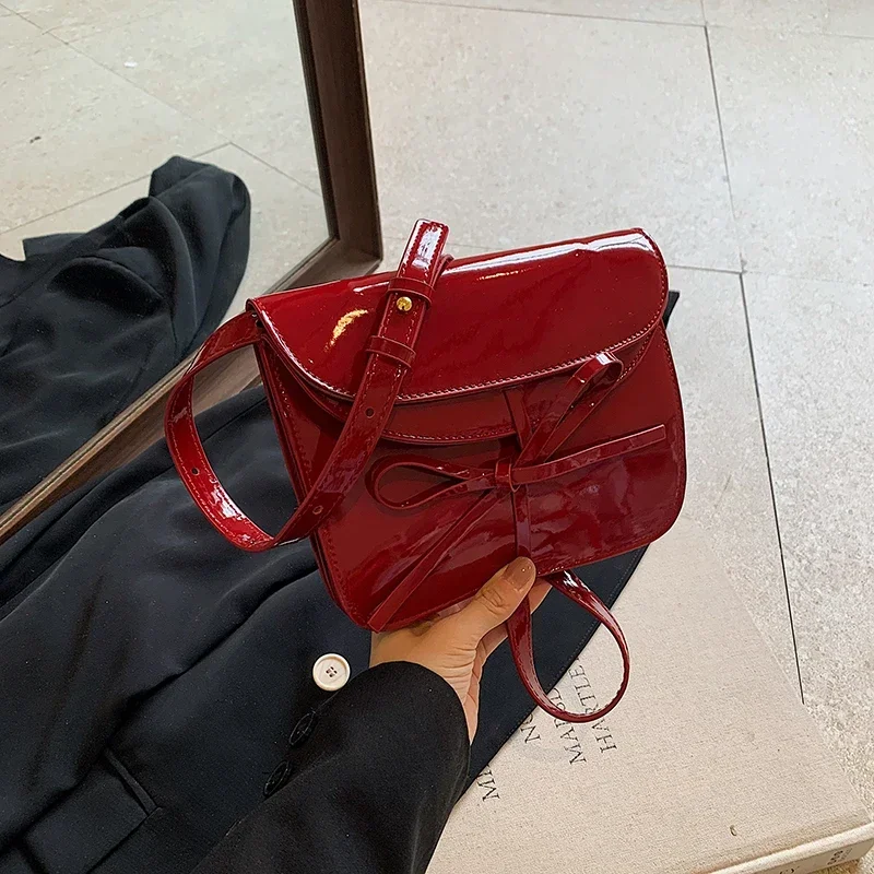 Квадратные сумки через плечо с клапаном и карманом однотонное внутреннее