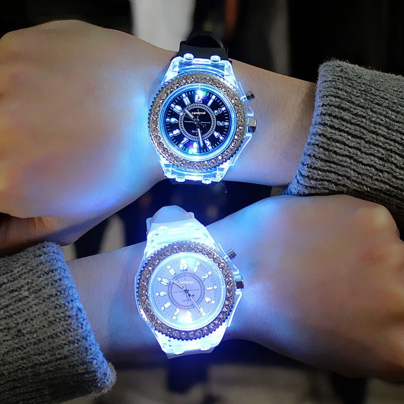 

Women Flash Luminous Multicolour Rhinestone LED Watch Trends Students Lovers Jellies Woman Men's Watches Light Wrist Watch