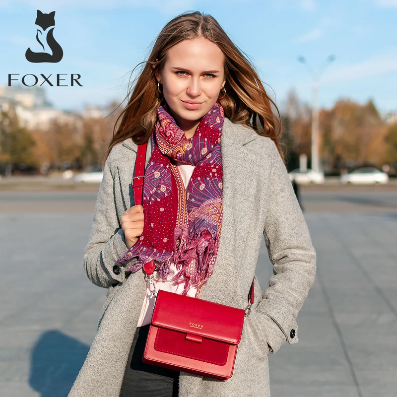Маленькая женская сумка FOXER из спилка модный мессенджер на ремне через плечо для