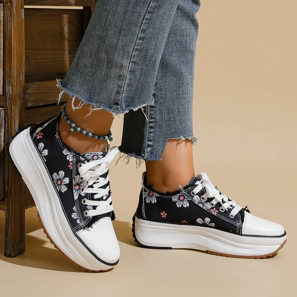 

New Women's Vulcanized Shoes Fashion Lace-up Canvas Shoes Casual Wild Light Breathable Thick Bottom Women Platform Sneakers