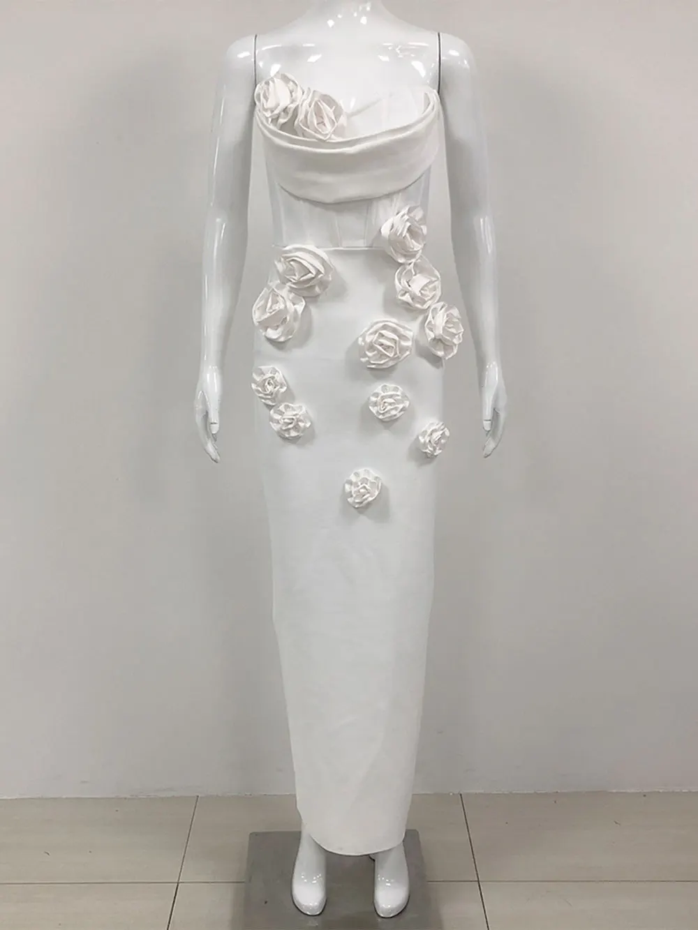 Женское вечернее платье без бретелек облегающее длинное с цветочным 3D принтом и