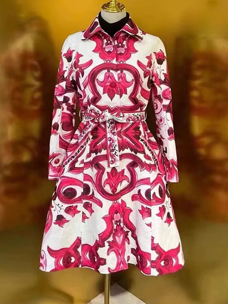 Женское платье-рубашка в горошек с геометрическим принтом