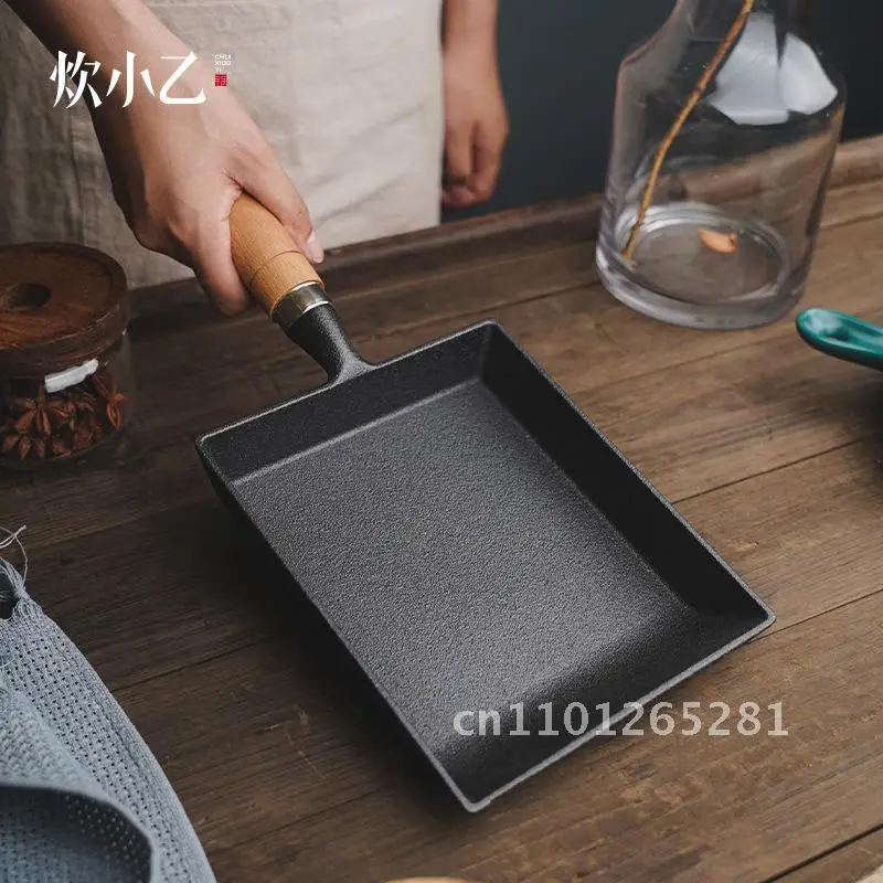 Чугунная квадратная сковорода DUTRIEUX для яичных рулетов