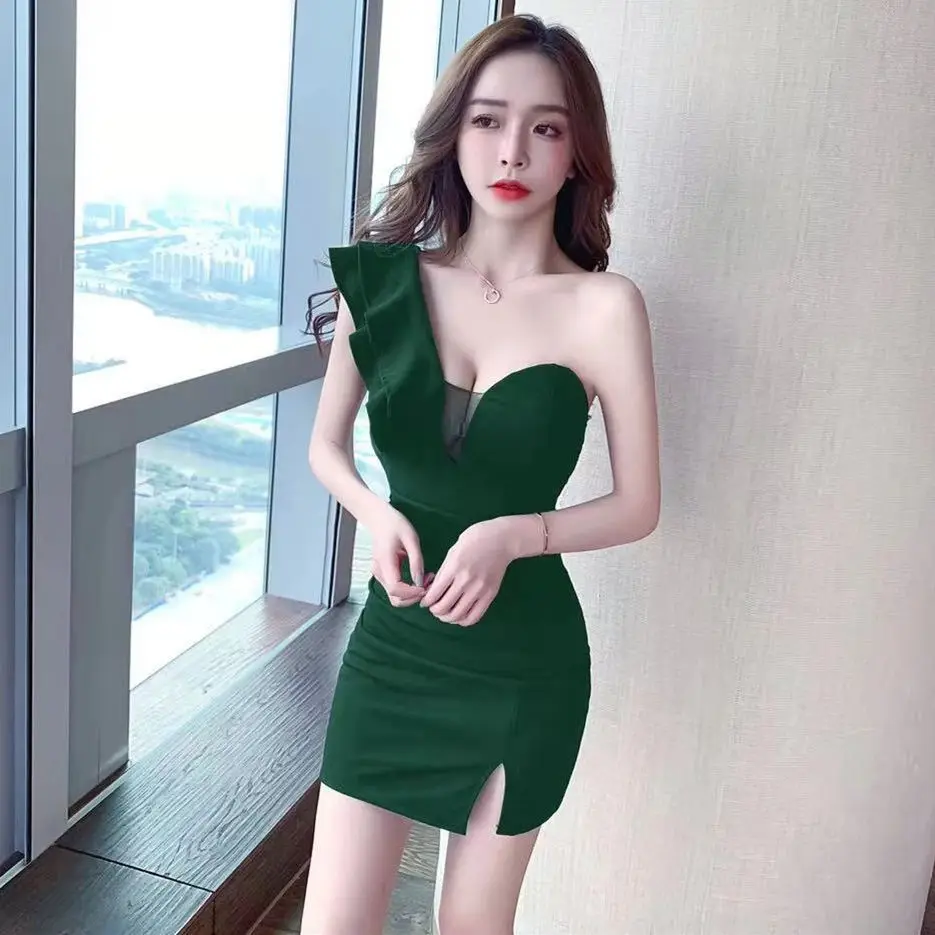 

2022 Summer Sexy Women's Dress With Diagonal Shoulders Low Chest Slim Fitting Split Hips Temperament Dress