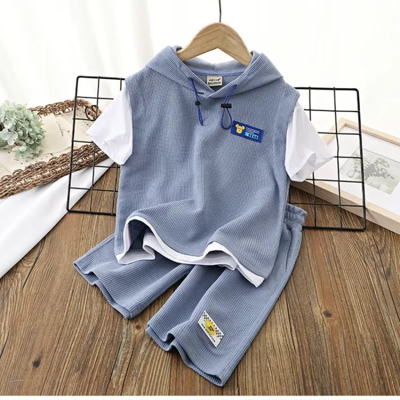 

Костюм детский летний из футболки и шортов, с капюшоном и брюк