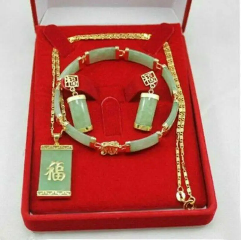 

Fashion Natural Emerald Gemstone Bracelet Earrings Necklace Pendant Set AAA
