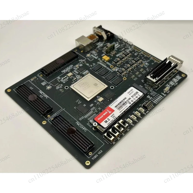 Фото Оснащён программно-аппаратным радио FMC HPC Tian Embedded Tongtu и платой разработки MPSOC XCZU15EG. №2