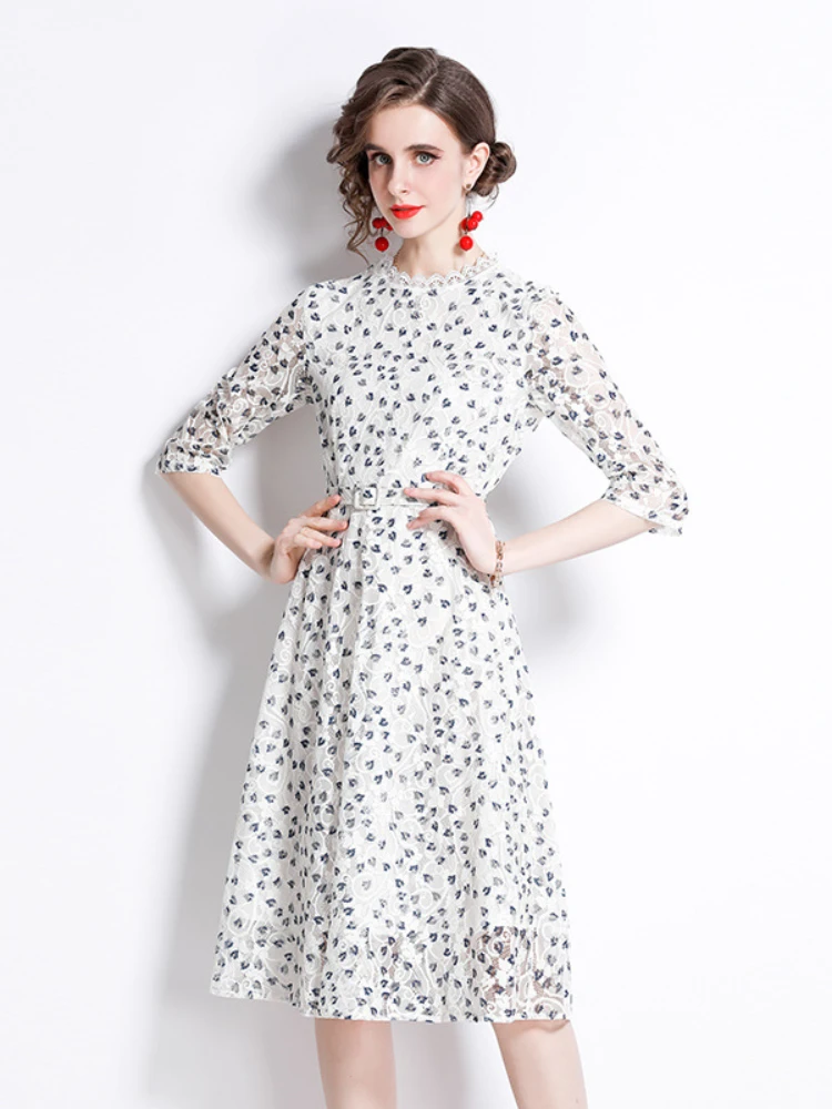 

Elegant lace dress women's spring and summer 2022 new temperament cropped sleeve round neck embroidered small floral skirt