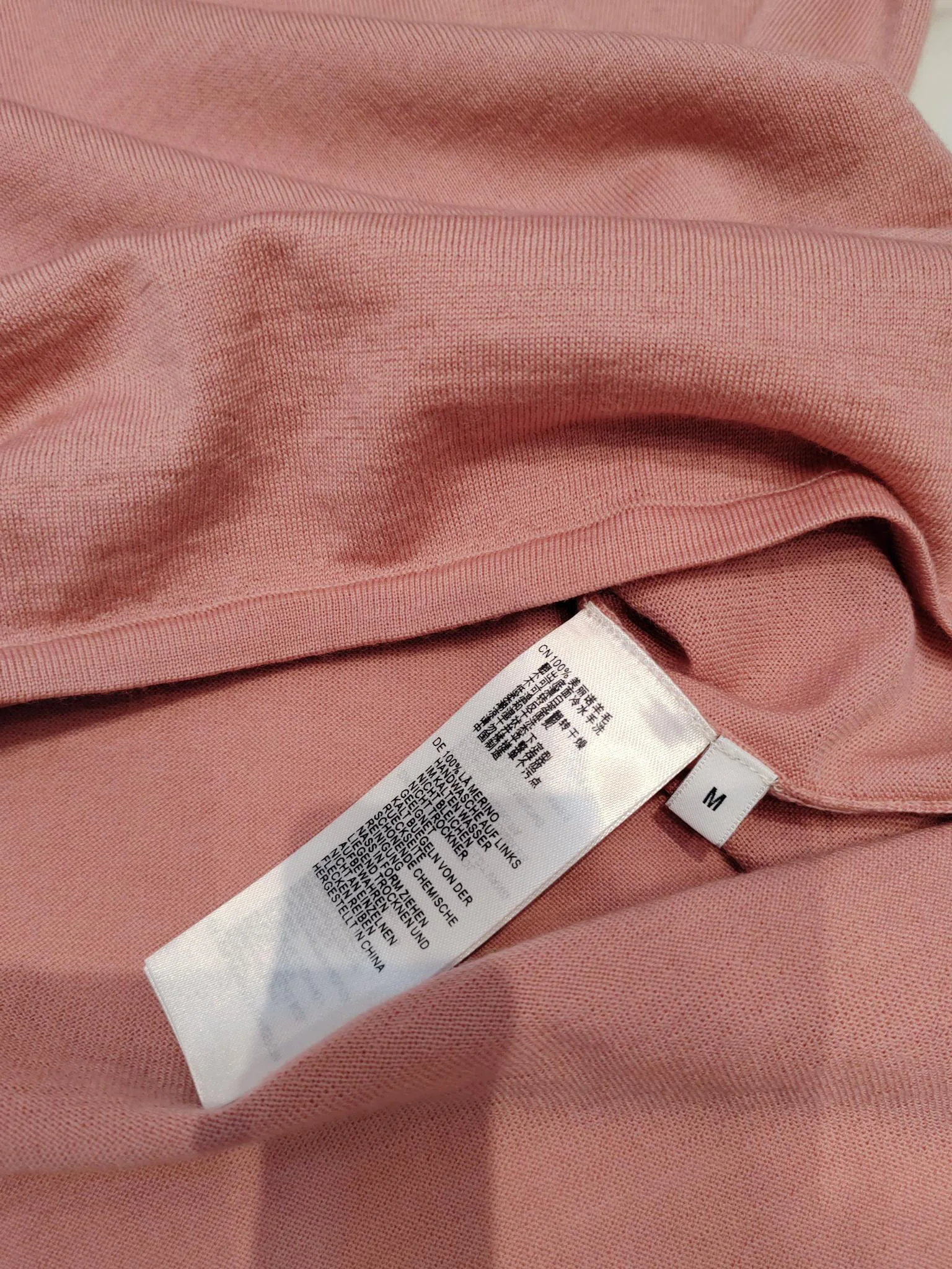 Рисунок 5 - 100% мериносовая шерстяная вязаная