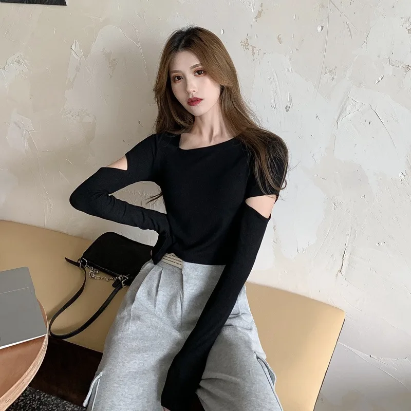 

2022 Spring and Autumn New Long-sleeved T-shirt Solid Color Self-cultivation Hole Round Neck Tight Bottoming Shirt