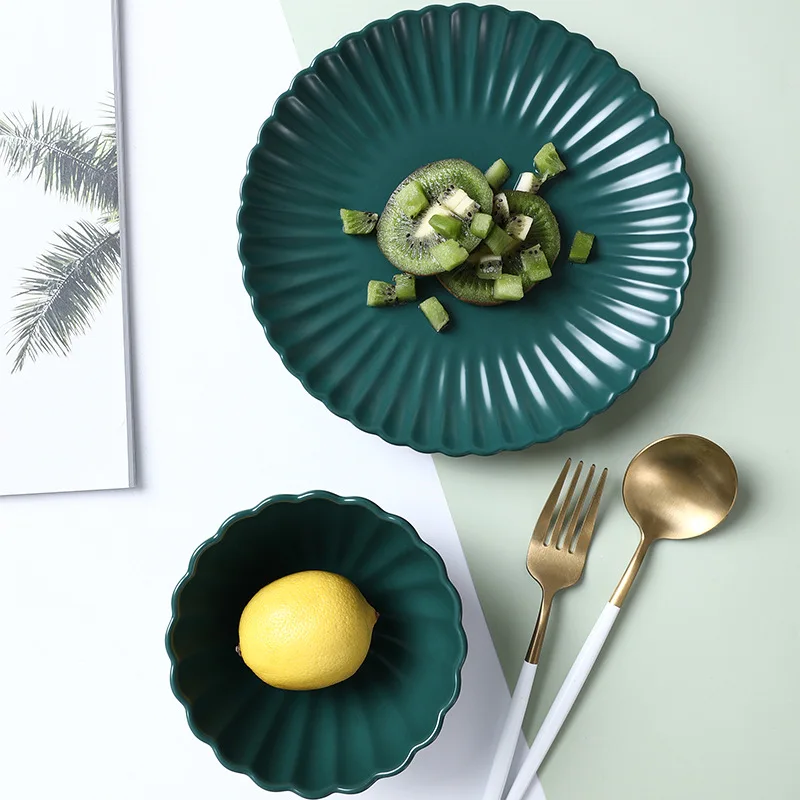 

2pcs/Set Green Ceramic Bowl Plates/Dishes Household Tableware Set Simple Chrysanthemum Plate Steak Plate 8 inch Serving Plates