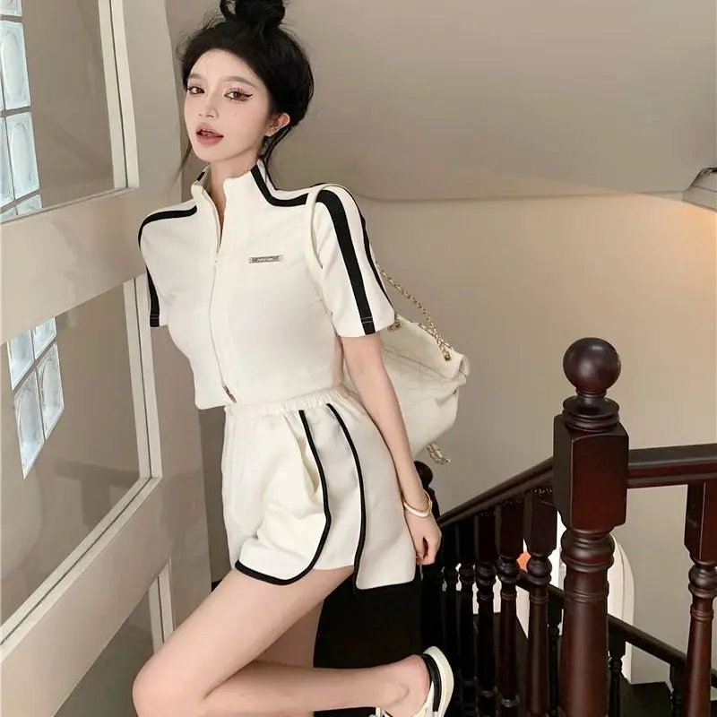 

White Spice Girl Age Reduction Panel Short Sleeve T-Shirt Women's Summer Fashion Set High Waist Athleisure Shorts Two-Piece
