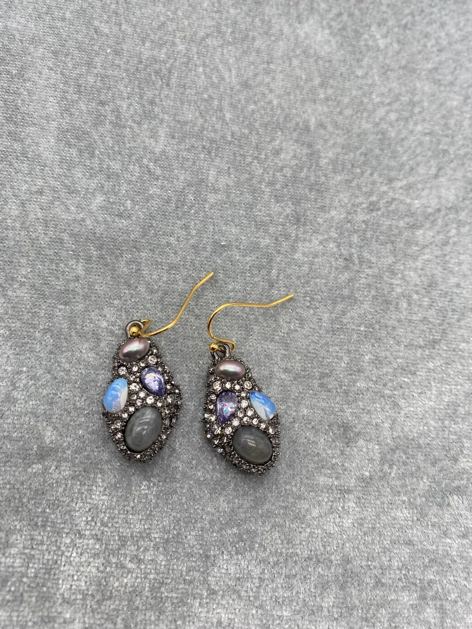 

Designer Creates Fashion Trend Casual Multi-Gemstone Earrings