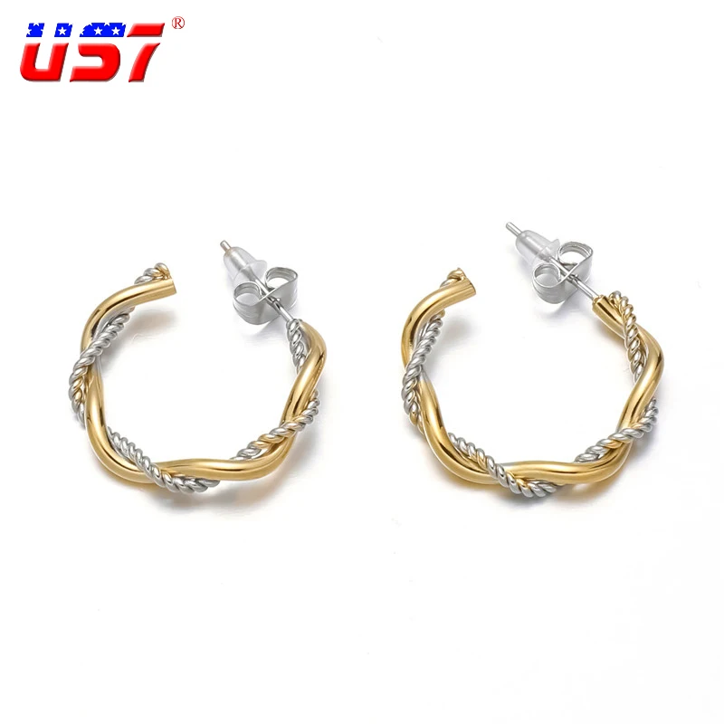 

US7 Hot Sale Twisted CC Hoop Earrings Female Color Contrast Charm Fashion French Luxury Romantic Oorbellen Jewelry