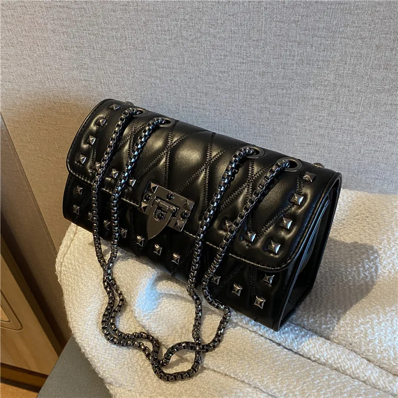 

High Quality Pu Leather Shoulder Bag With Metal Chain Flap Handbags For Women Solid Color Rivet Crossbody Messenger Bag 2022 New