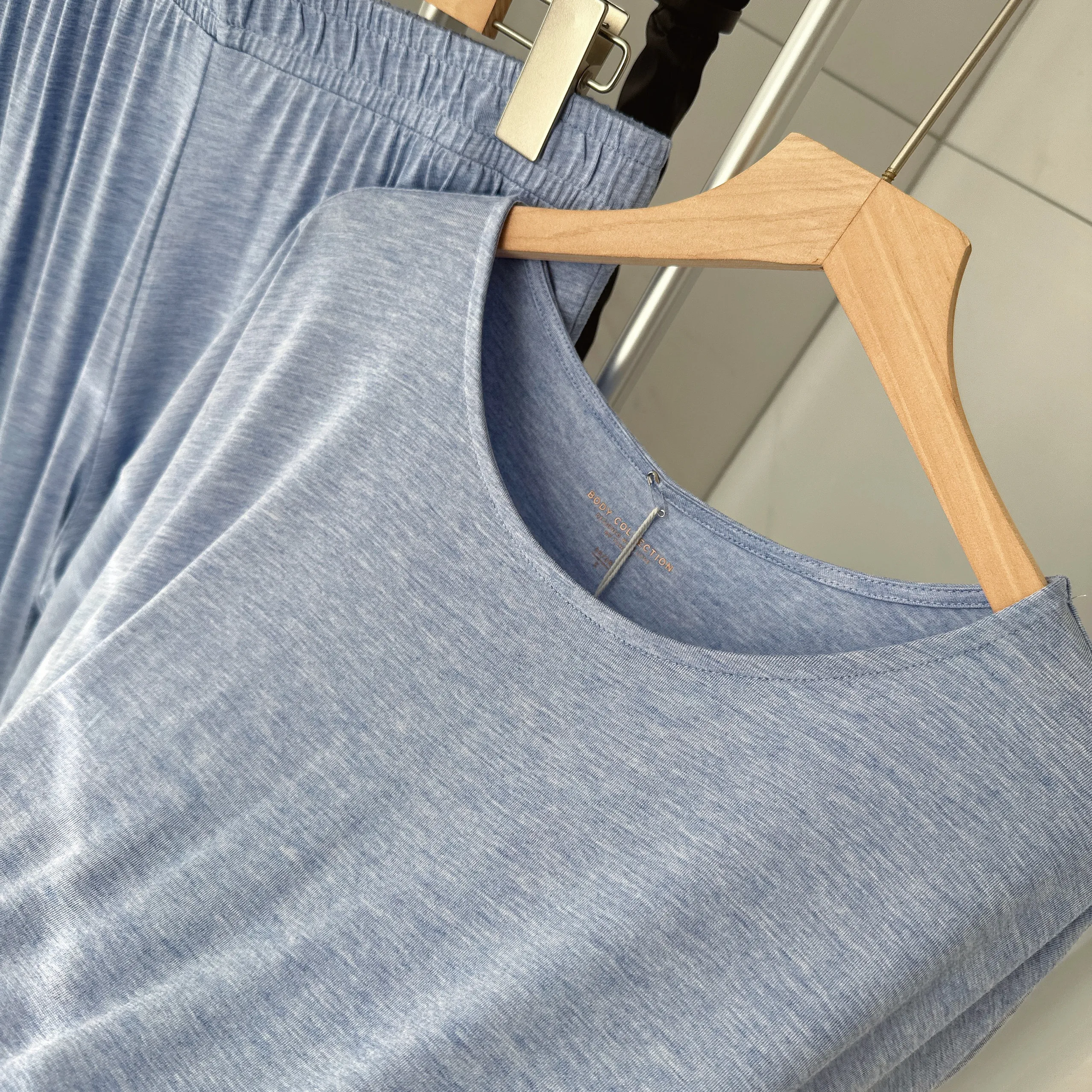 Немецкие женские летние укороченные брюки с коротким рукавом