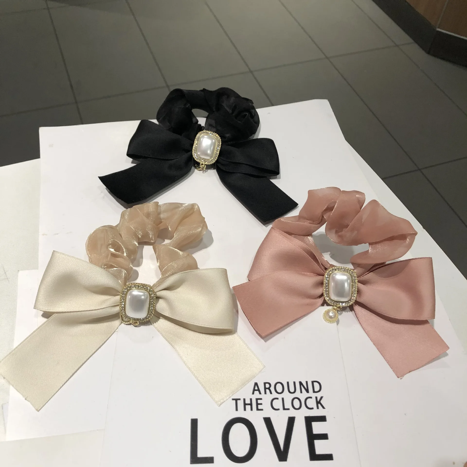 

Французская ретро-заколка для волос, круглая, квадратная, жемчужная, с бриллиантами, подвеска-бабочка, лигация, резинка для волос, аксессуар...