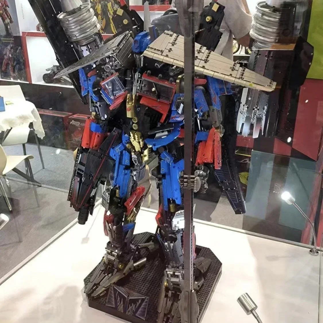 Конструктор робот V5006 из пластика 8862 деталей