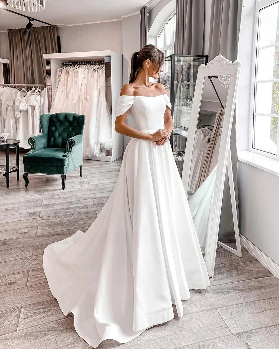 Женское свадебное платье с открытой спиной однотонное простое ТРАПЕЦИЕВИДНОЕ