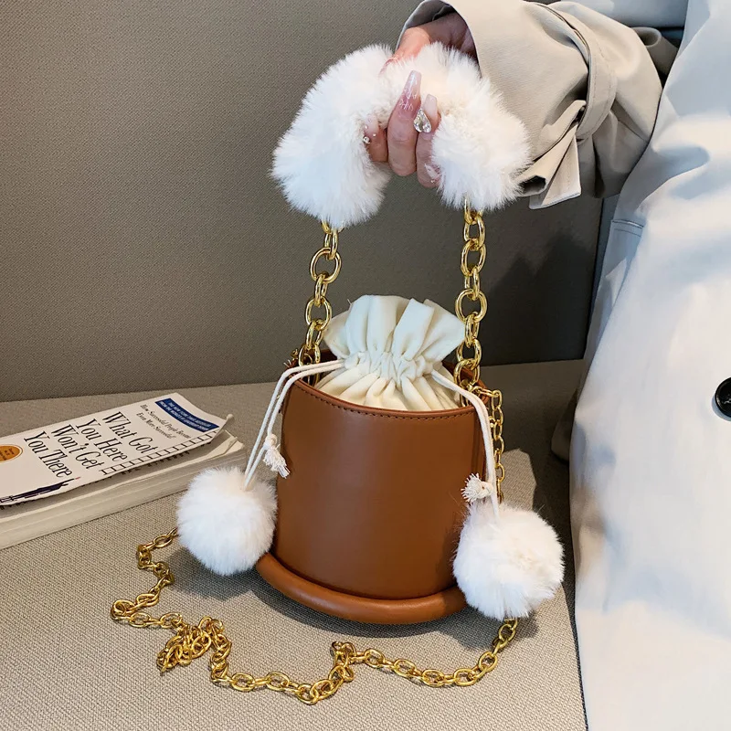 

Сумка-мешок, сумочка, портативные сумки из искусственного меха, женская сумка через плечо, женская сумка с меховым помпоном на шнурке, дизай...