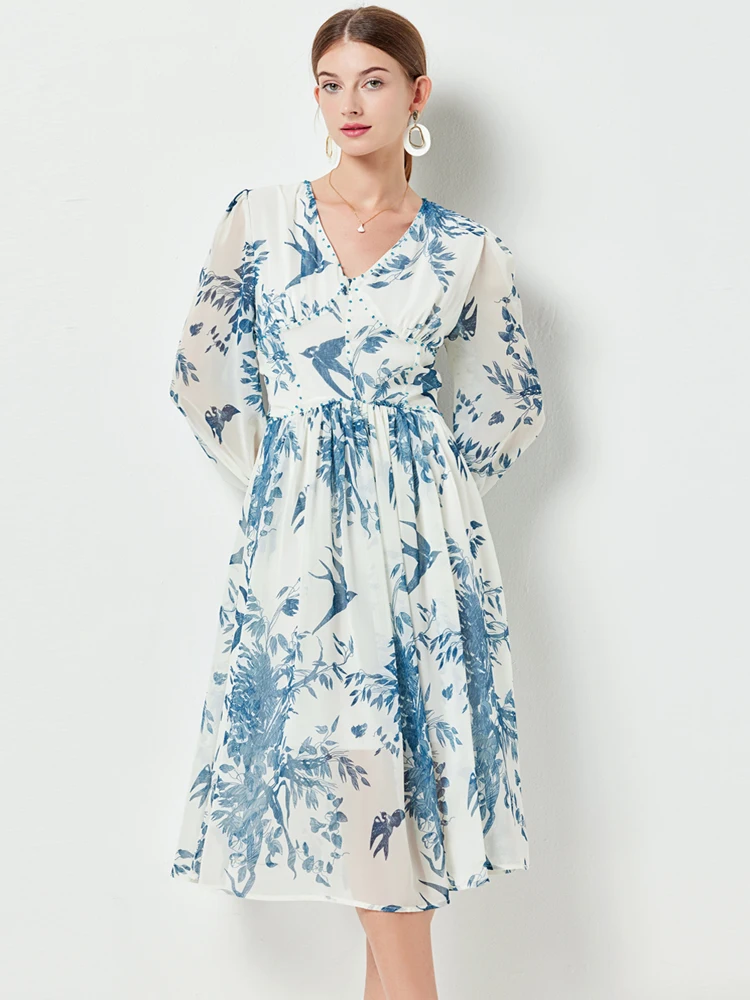 

Женское шифоновое платье-трапеция с V-образным вырезом и бусинами