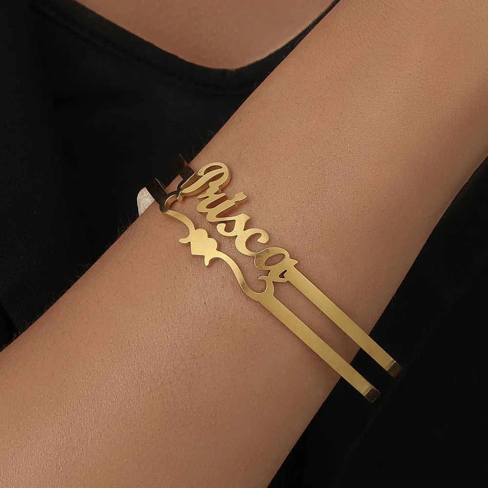 

Браслет с именем сердца для женщин, индивидуальный браслет из нержавеющей стали золотого цвета, Индивидуальные ювелирные изделия, уникальные подарки на день рождения