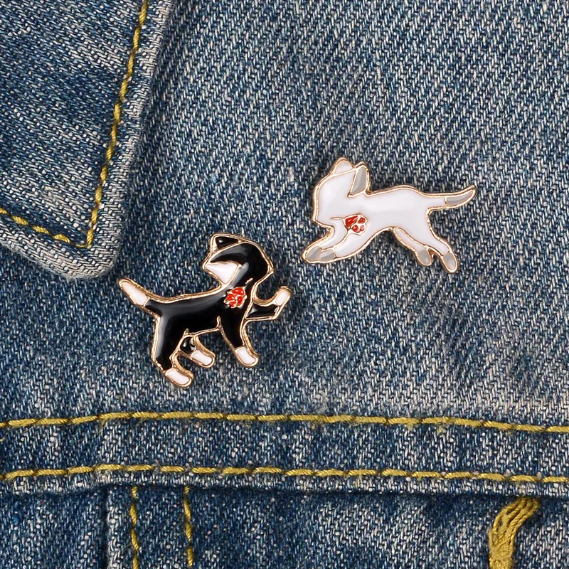 

Flower Badges Fox Enamel Pin Cartoon Friends Rose New Year Gift Animal Women's Brooch Christmas Lapel Pins Jewelry Fashion