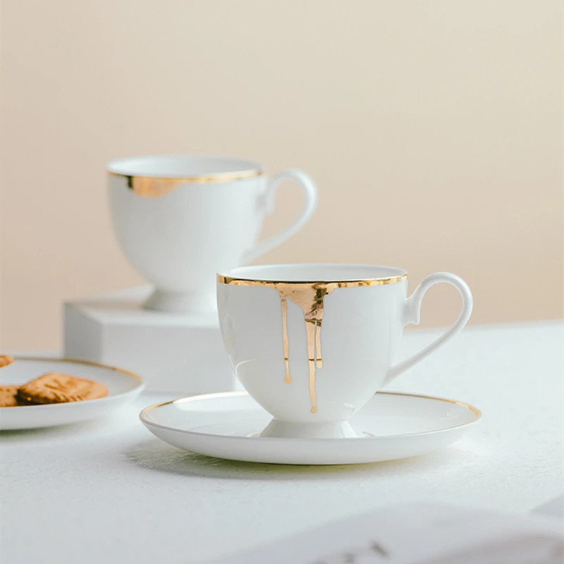 

260ml Gold Lipstick Coffee Cup Saucer Set Black Tea Milk Bone China Tea Set Simple Solid Colour Gold Rim Home Office Gift