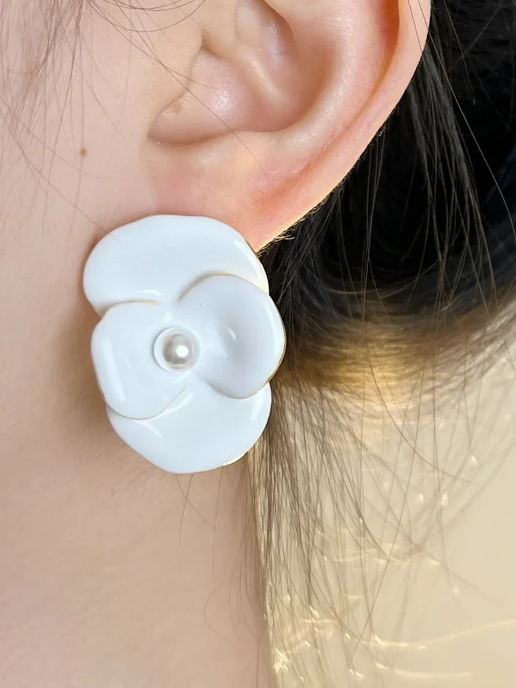 Красота Белый Цветок Жемчуг Уникальный Нишевый Дизайн Темперамент Премиум