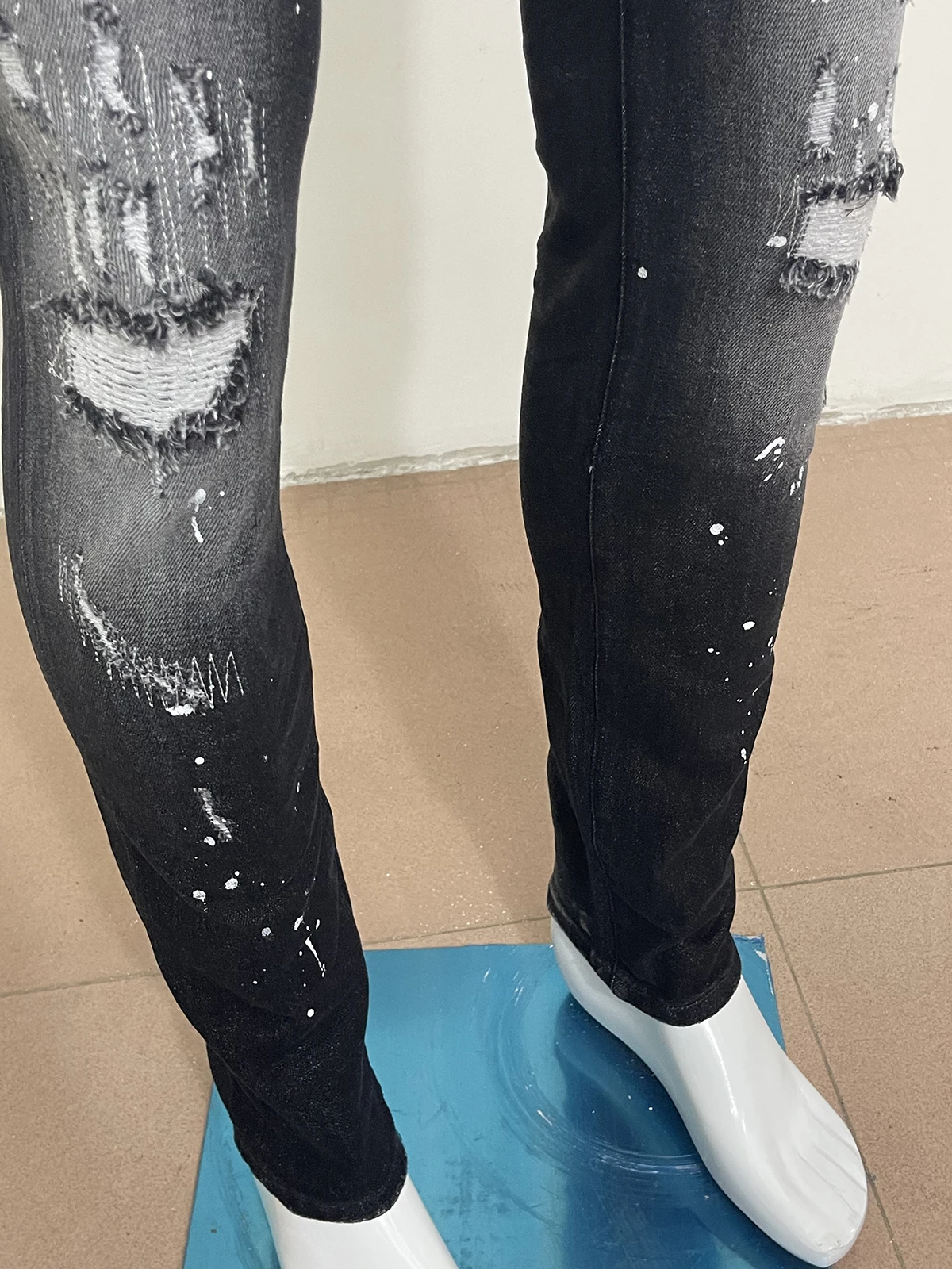 2023 Autumn Grey Jeans Men's D-d2 jeans Washed Slim Slim Elastic Full Stripe White Dot Offset Printed Letter Worn Hole