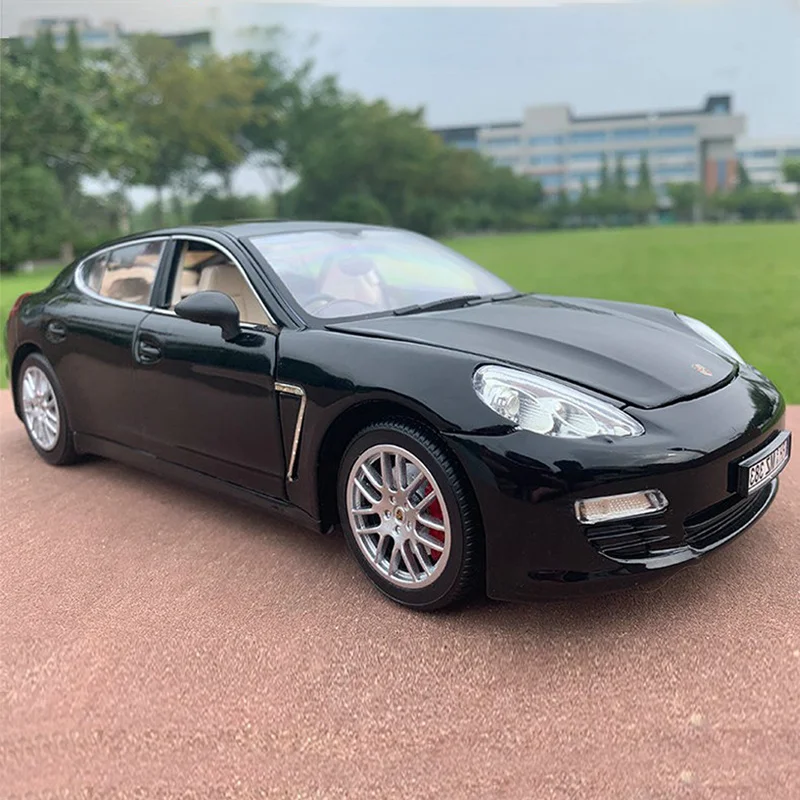

1/18 Porsche Paramela Alloy Car Model Car Children's Toy Car Open Gift Ornaments Sound And Light Simulation Collectible Toys