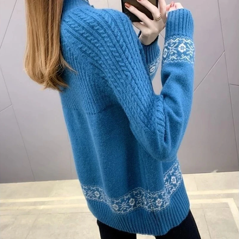 Женский плотный свитер с вышивкой синий вязаный пуловер длинным рукавом