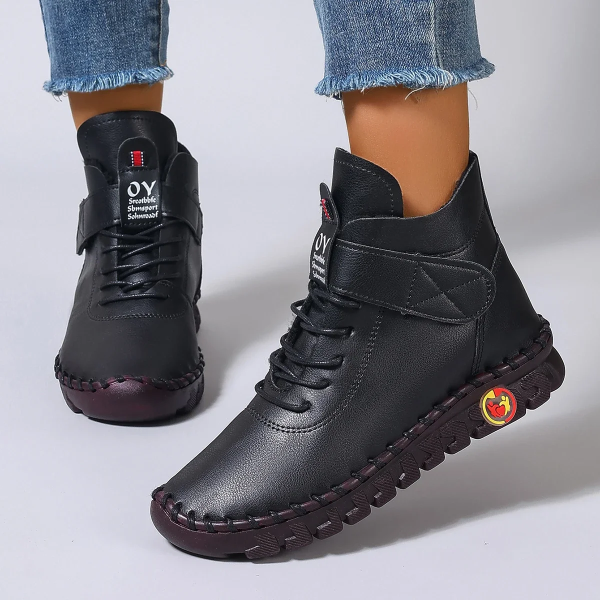 Женские ботинки с перекрестной шнуровкой