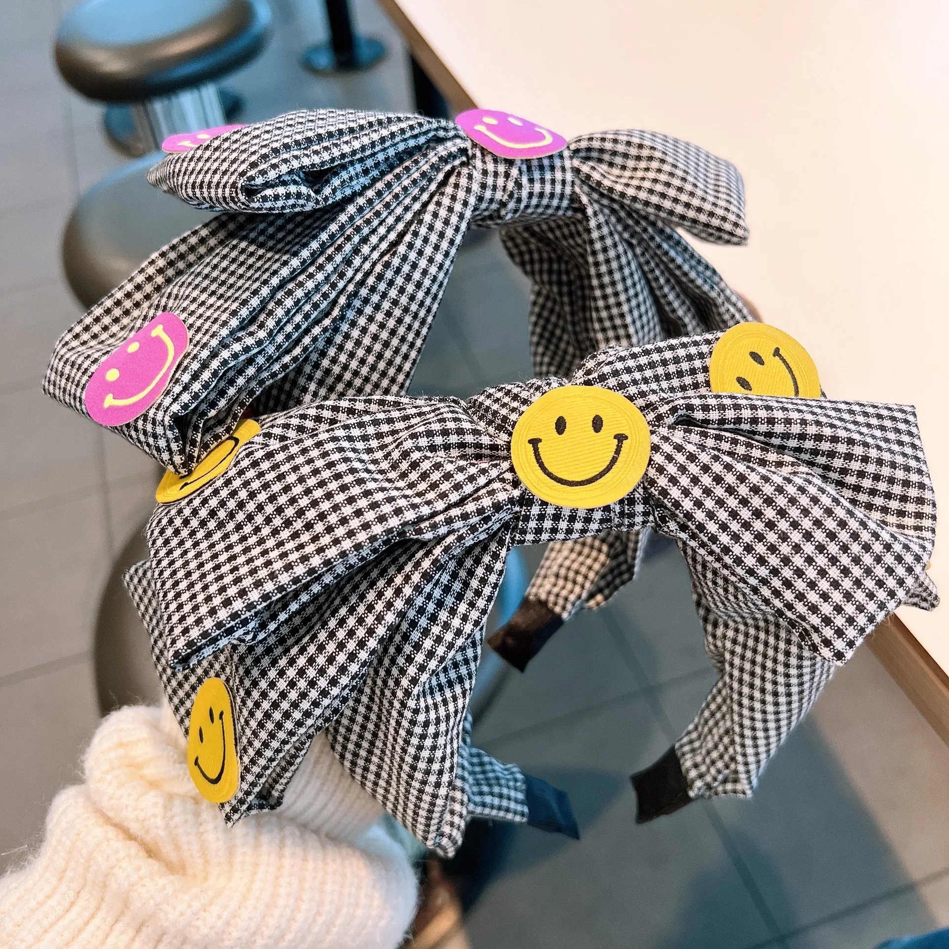 

New High Quality Cute Smiley Fabric Plaid Multilayer Big Bow Headband For Girls