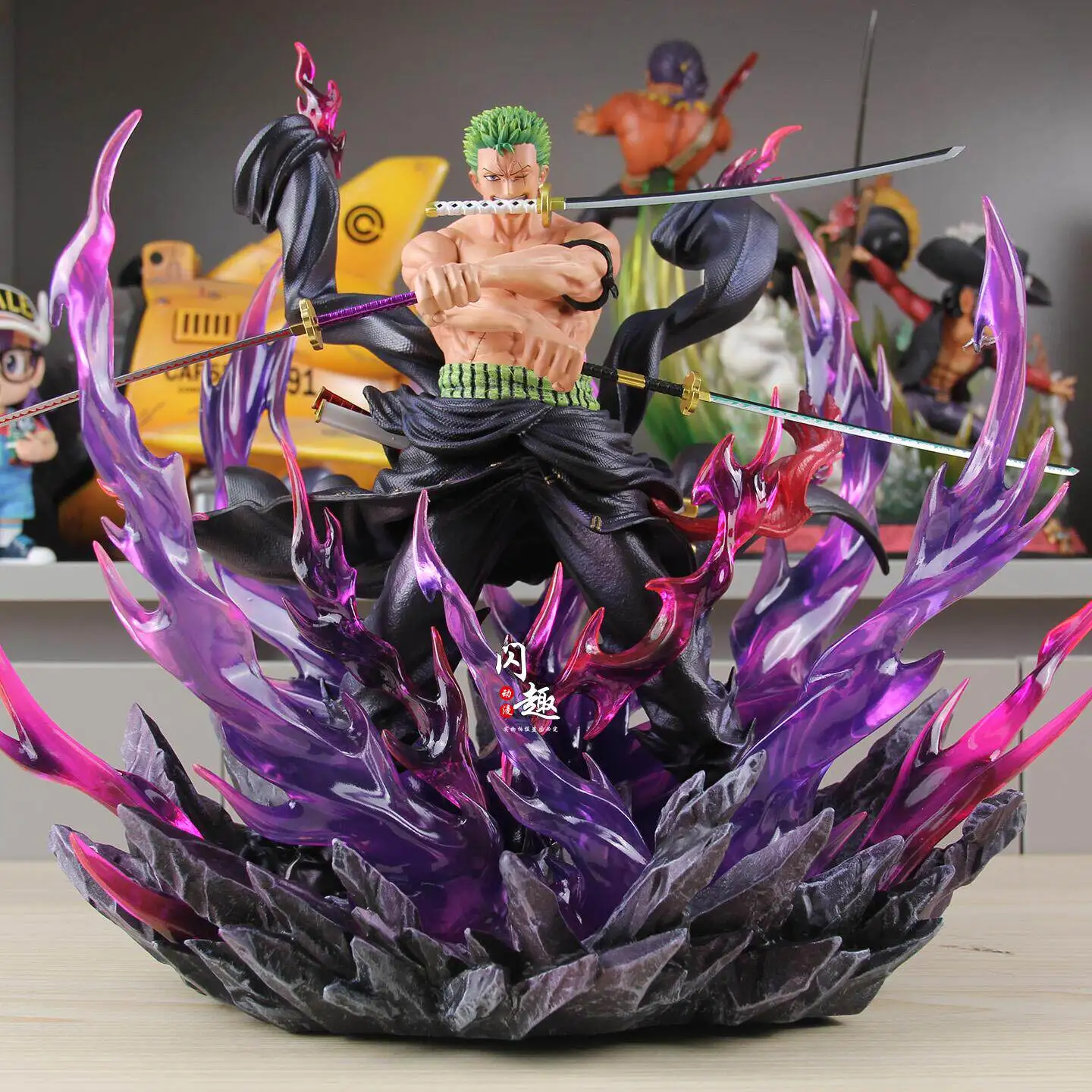 Фото Коллекционная фигурка Зоро (One Piece) 30 см, серия Oni Giri Santoryu, аниме GK, изысканная статуэтка из ПВХ, модель для декора рабочего стола, подарок для мальчика №1