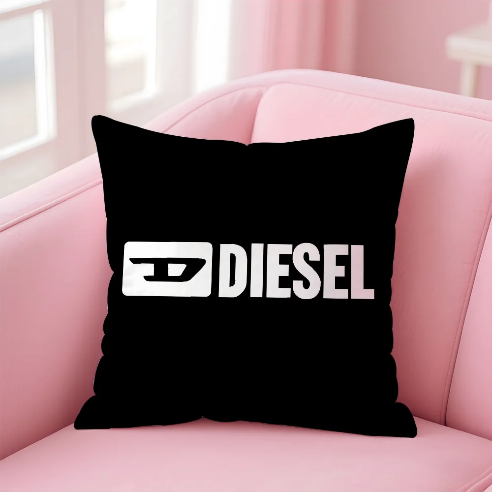 

Квадратная наволочка Diesel Bran Logo из полипропилена