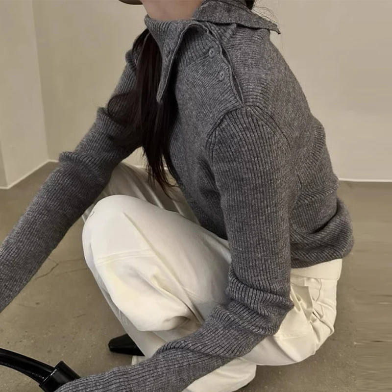 Водолазка с боковыми пуговицами дизайн 2024 женский свитер вязаная верхняя одежда