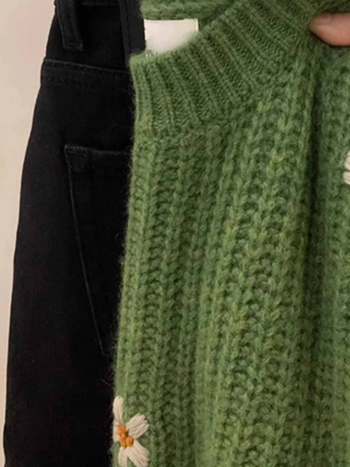 Retro Green Flower Embroidery Pullover Sweater Women Autumn and Winter Design Soft Glutinous Idle Sle Puyuan Fleece Knit