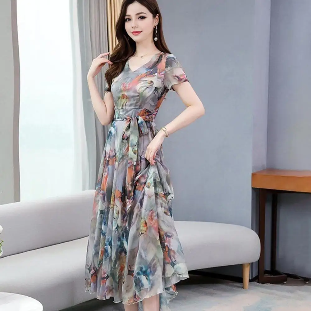 Женское вечернее платье с цветочным принтом