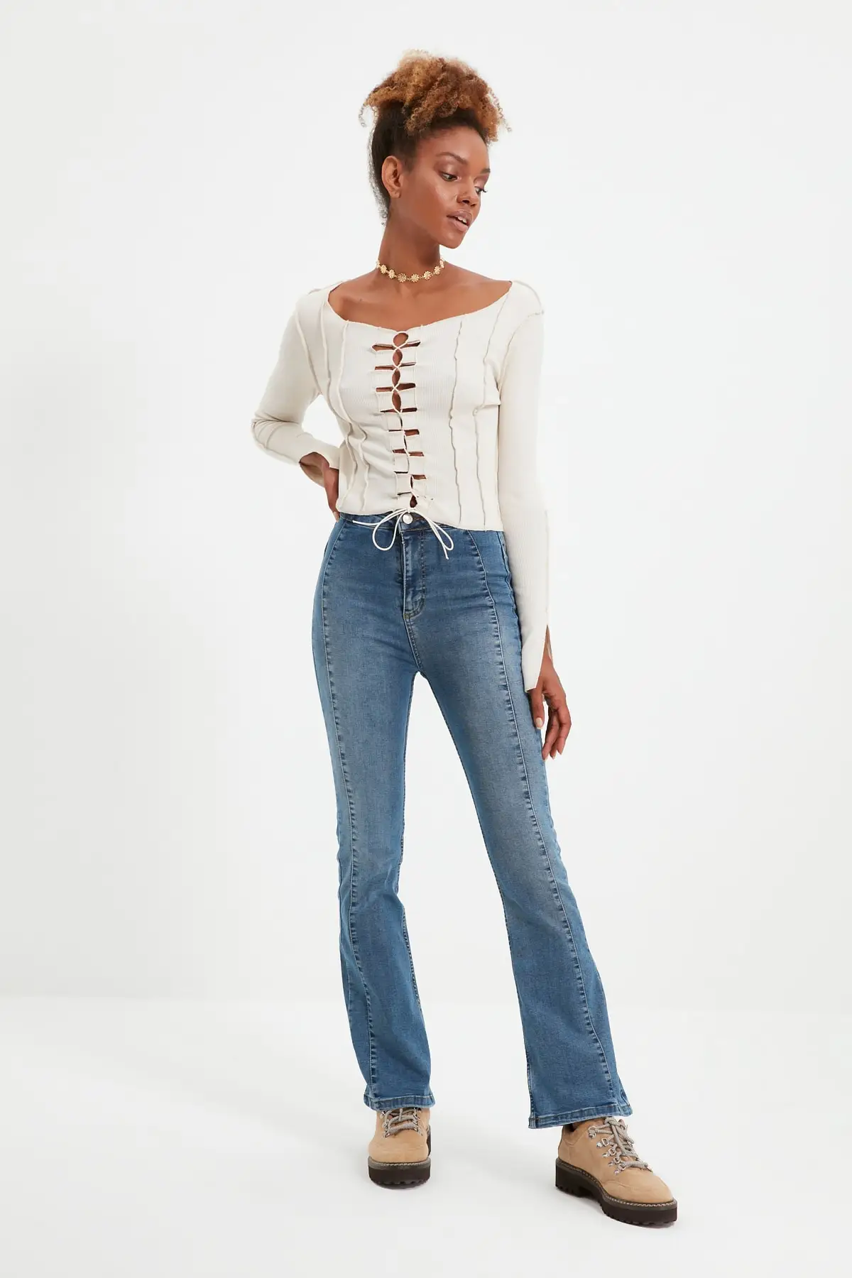 

Trendyol Stitch Detail High Waist Flare Jeans TWOAW22JE0966