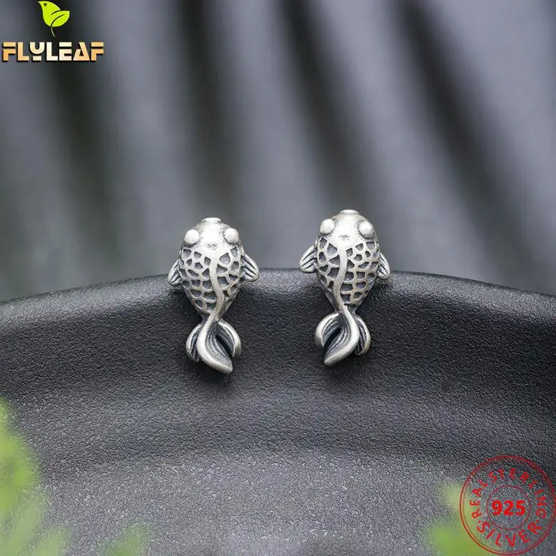 Женские серьги-гвоздики из тайского серебра 925 пробы с маленькой золотой рыбкой |