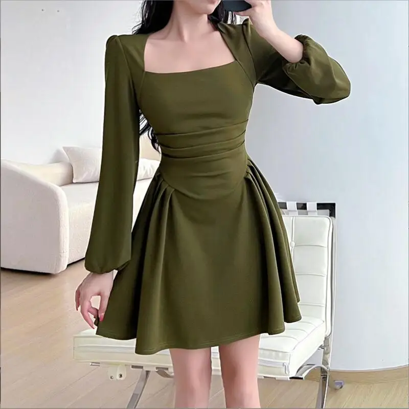 

Женское платье-корсет со складками, с пышными рукавами