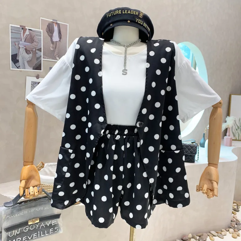 

Niche Design New Women 2022 Summer Casual Wave Point Vest Solid Color Round Neck Puff Sleeve Top Wide Leg Shorts Three Piece Set