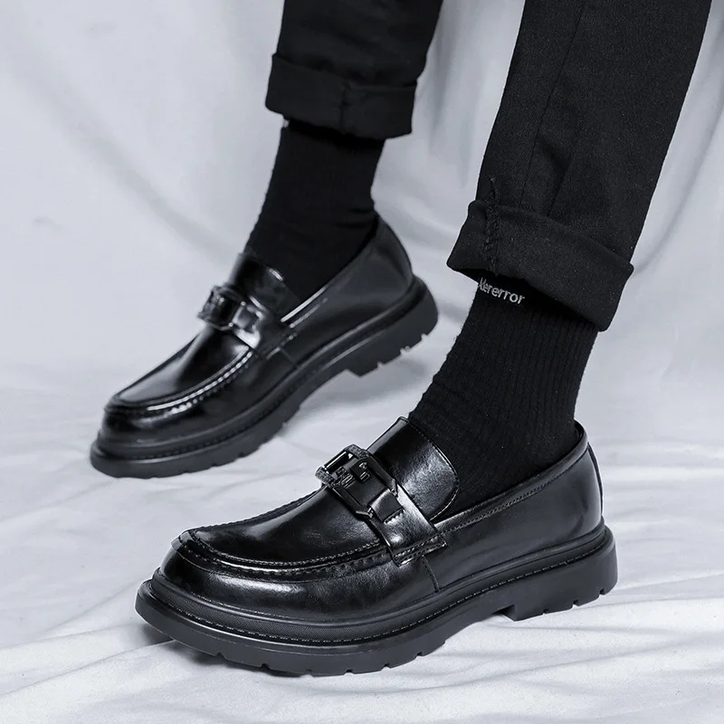

2022 spring new youth round head British style flat heel set foot fashion casual daily leather shoes designer shoes men