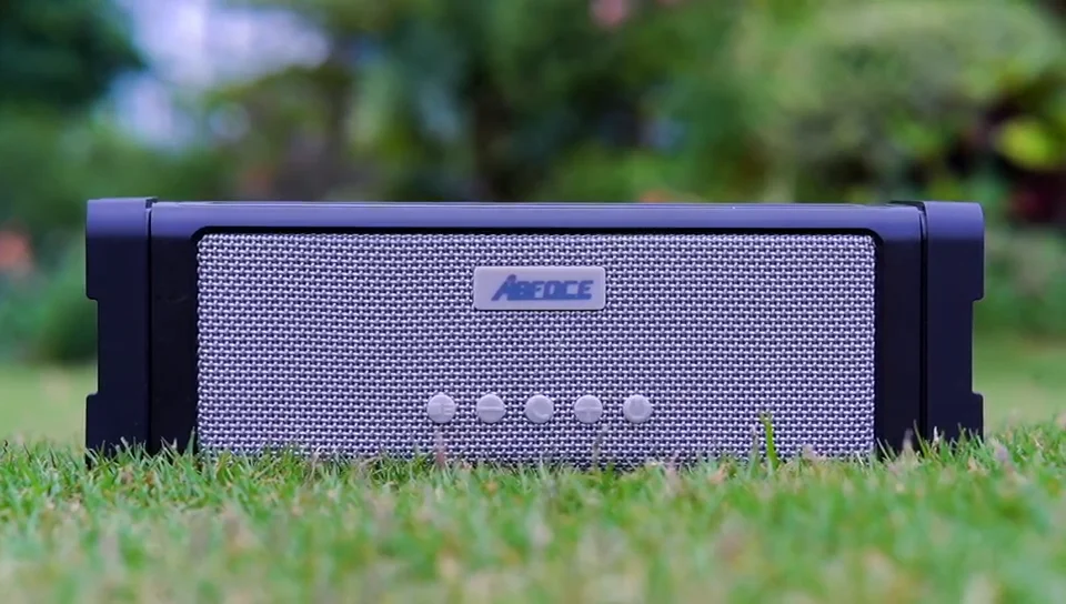 

Outdoor Waterproof Solar Powered Speaker Good Quality Voice for Travel and Garden Party