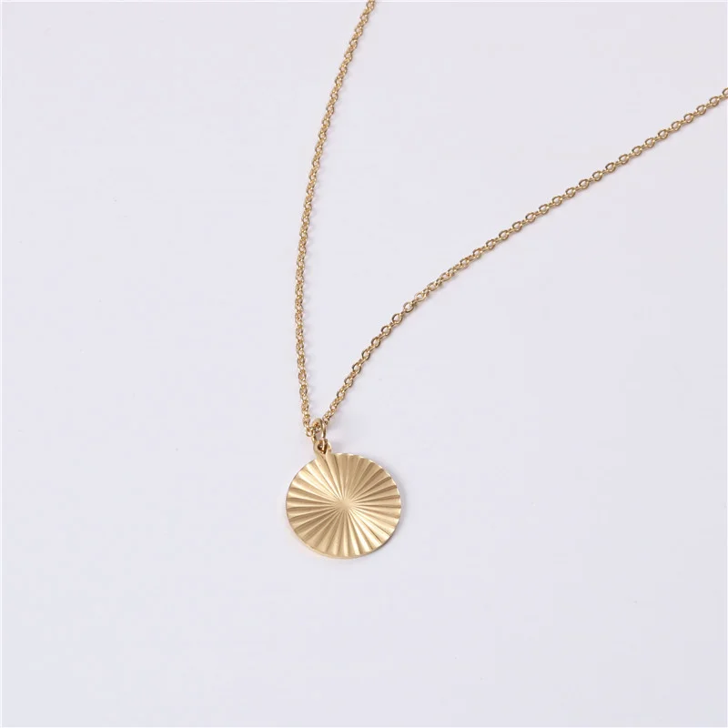 

Designer Round Card Necklace Stainless Steel For Women Gold Plated Clavicle Chains Hip Hop Jewelry Woman Pendant 2022 Trend