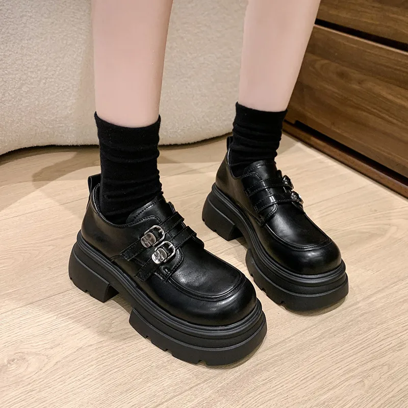 Туфли женские универсальные с мехом модная обувь в британском стиле лоферы на