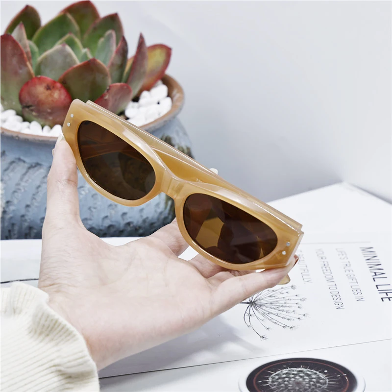 

Small Square Fashion Desige Sunglasses Women Vintage Tea Summer Outdoor Shade Sun Glasses Wholesale Popular Travel UV400 2022