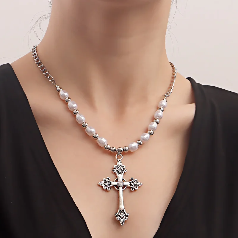 

Vintage Cross Pendant Necklace for Women Multi-Layered Fashion Business Collarbone Chain Luxury Statement Jewelry Accessories