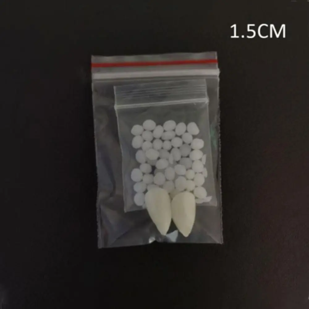 

Искусственные смоляные клыки для Хэллоуина